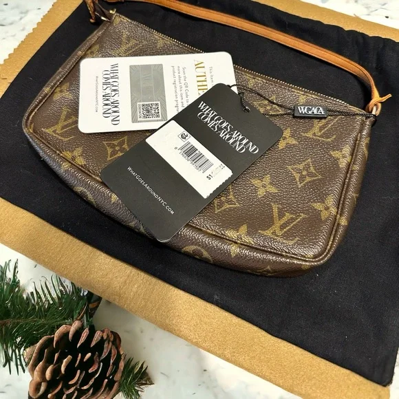 LOUIS VUITTON MONOGRAM CANVAS POCHETTE- Vintage Pre-loved - Authentic with tags - Picture 4 of 12